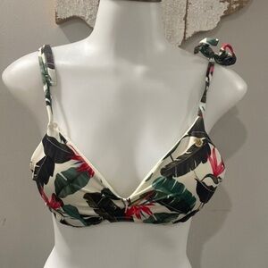 NWOT! Banana‎ Moon Printed Bikini Top